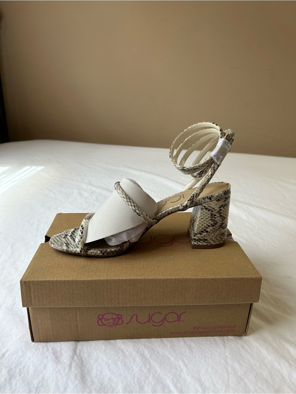 NIB Sugar Brand Belleza Heel in White Faux Snakeskin Size 8.5 From Francesca’s 🐍